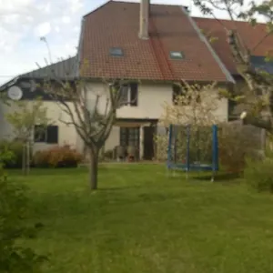 chambres-dhotes-la-maison-des-chiens-verts.hotels-rhonealpes.com/